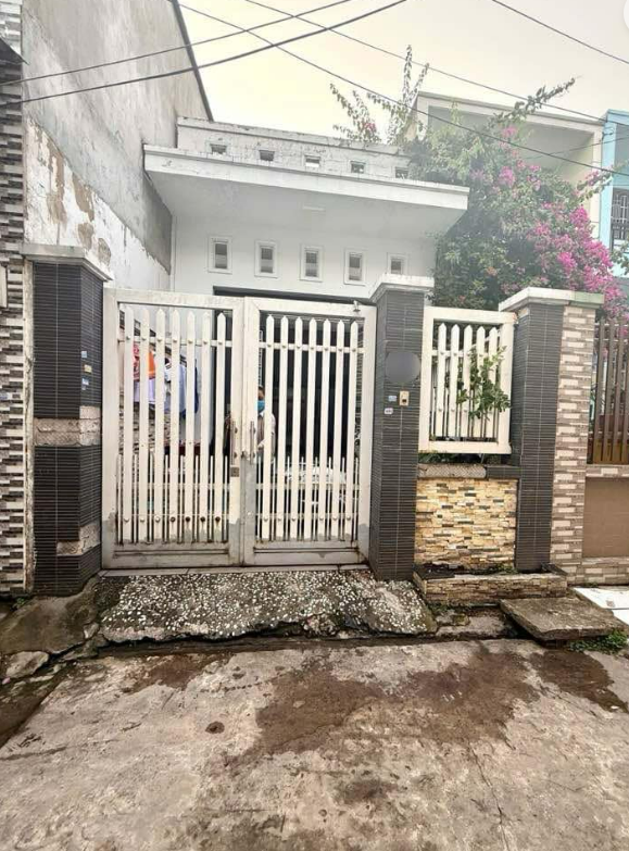Bán nhà gấp bán : Diện Tích lớn hơn 70m2 chỉ Hơn 3 tỷ , Gần Trung Tâm Bình Tân